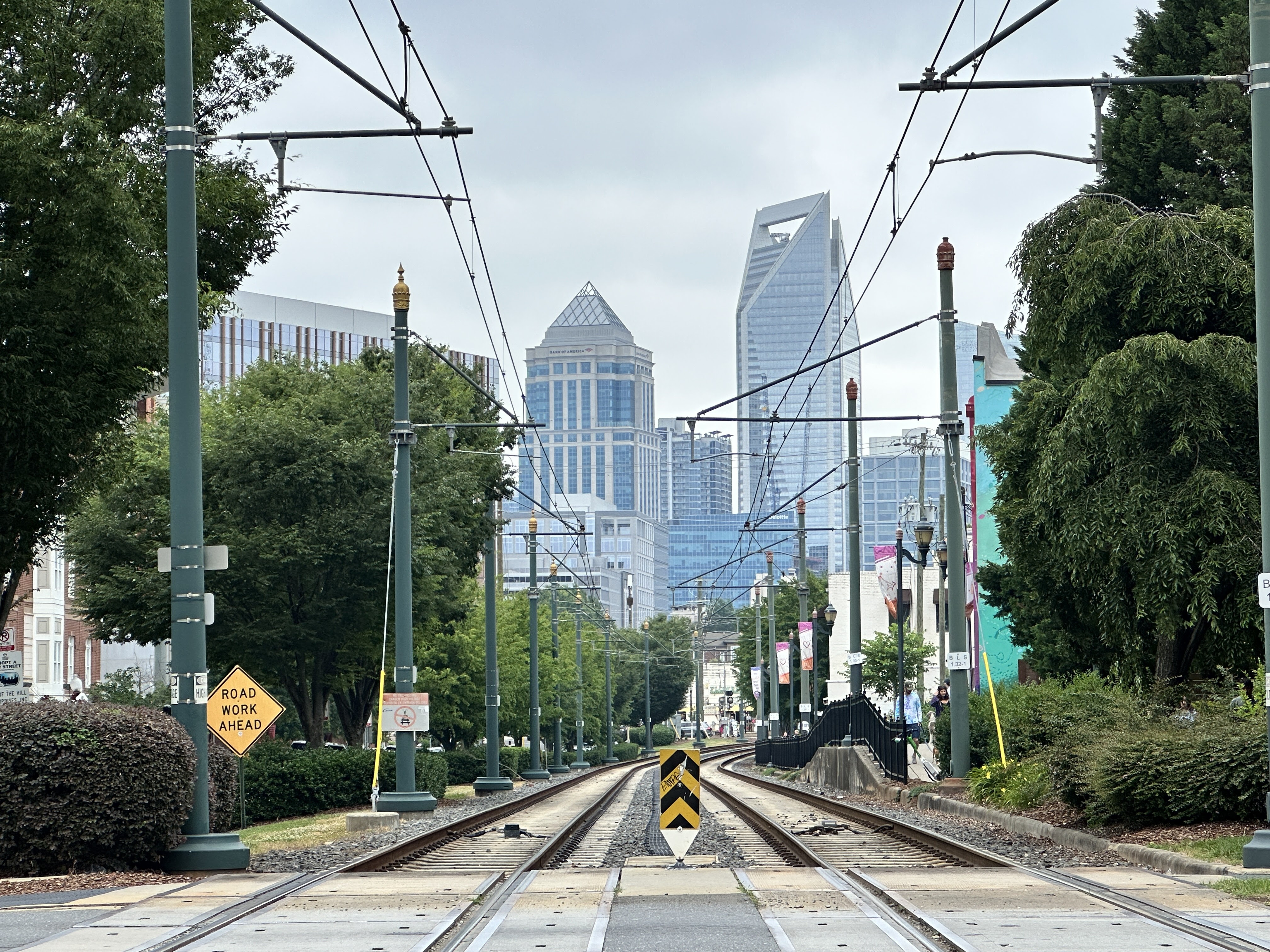 Estación East West Blvd